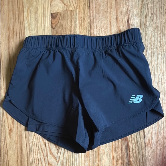 NWT New Balance Black Athletic Shorts Lightweight Performance - Picture 1 of 4